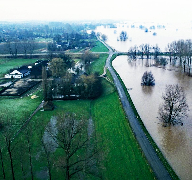 1995 dijk boven leeuwen 1